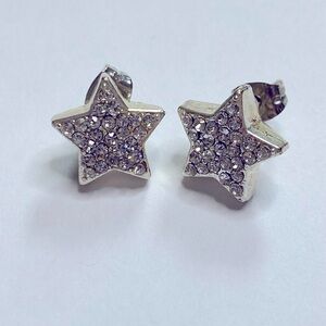 Claire’s Sparkly Star Stud Earrings